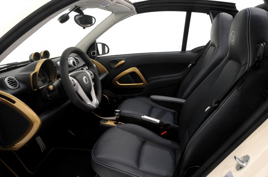Интерьер Smart ForTwo Tailor Made by Brabus 2010 года  (фото 3 из 52)